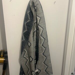 Aqua reversible gray and blue scarf